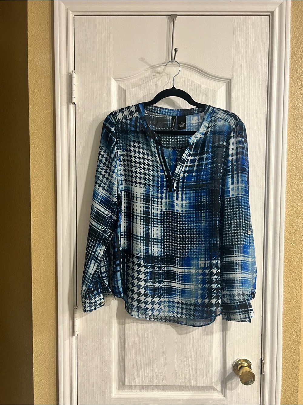 new directions Blue Mixed-Print Long Sleeve Blouse